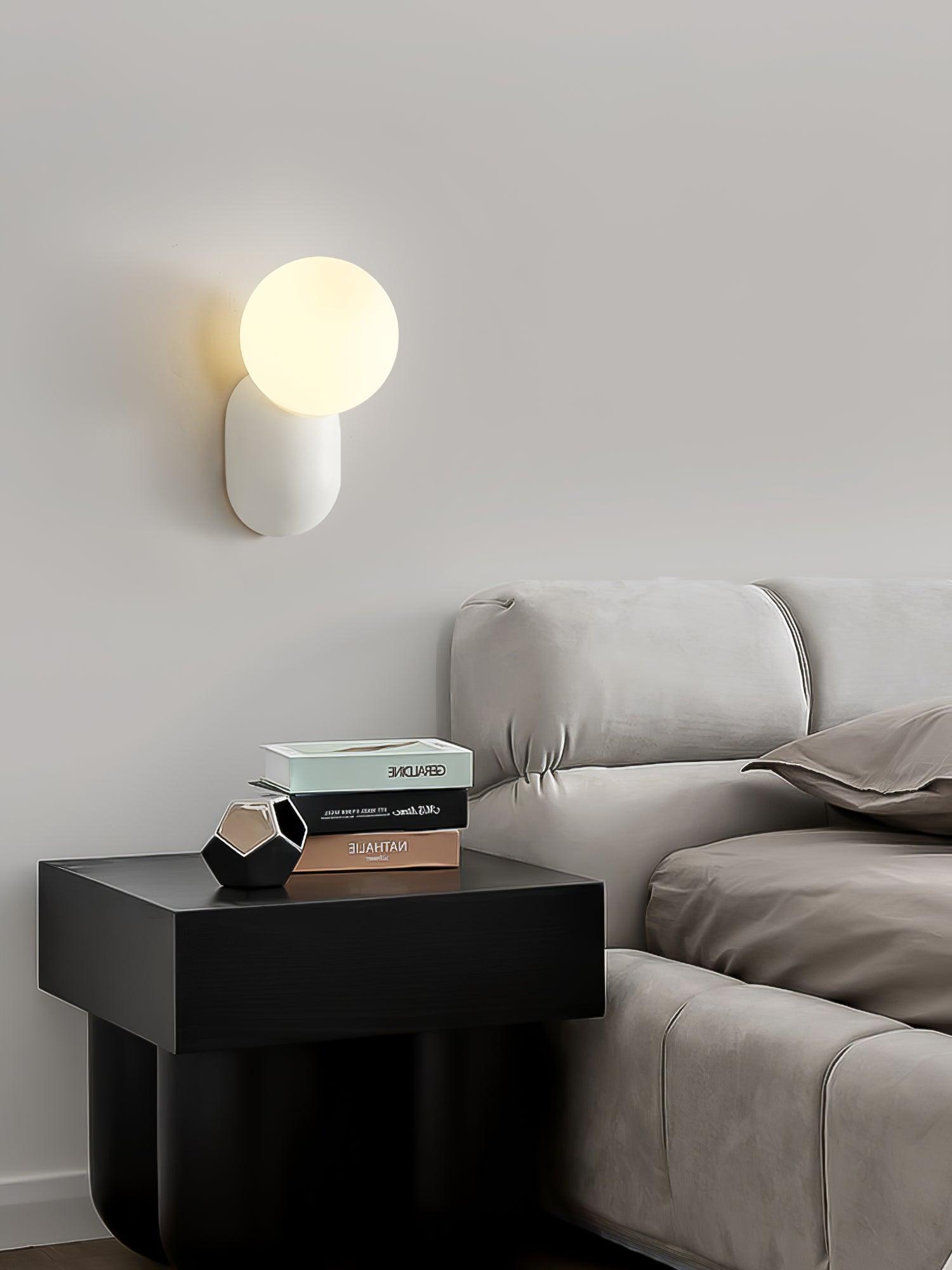 ChicGlow Resin Wandlamp – Elegance and Energy Efficiency in One