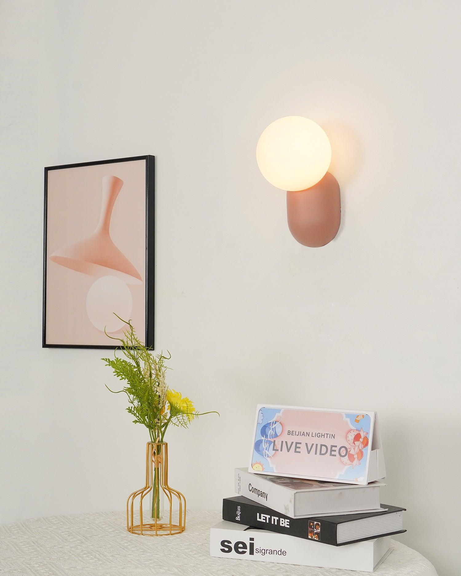 ChicGlow Resin Wandlamp – Elegance and Energy Efficiency in One