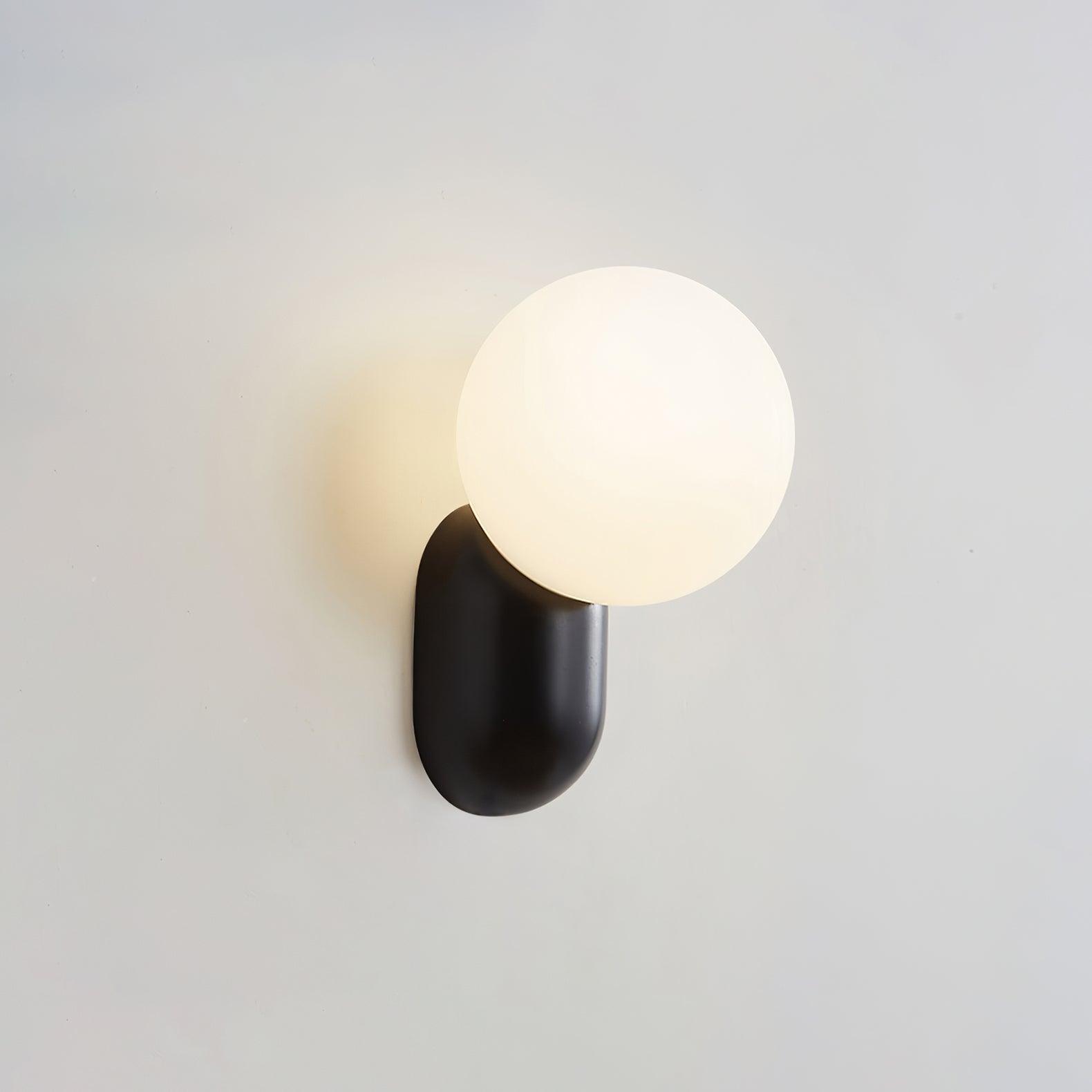 ChicGlow Resin Wandlamp – Elegance and Energy Efficiency in One