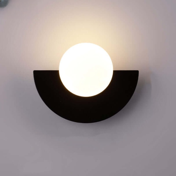 Noorderlicht Charm - Halvemaan Wall Lamp made of Metal